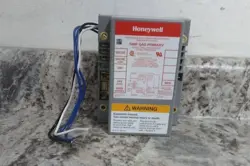 HONEYWELL HOME S89F1106 120VAC CONTROL VOLTAGE IGNITION MODULE