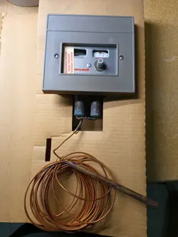  HONEYWELL TP954A-1483 TEMPERATURE CONTROLLER