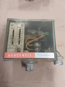 HONEYWELL PRESSURETROL........N65
