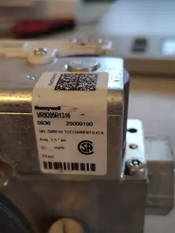  OEM HONEYWELL GAS VALVE VR9205R1316 24V TOT CURRENT 0.42A #66