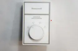 HONEYWELL WINTER WATCHMAN THERMOSTAT FOR FREEZE PROTECTION 
