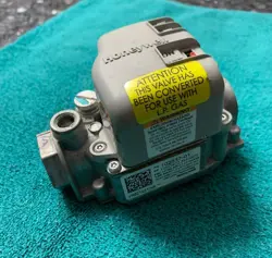 HONEYWELL VR8215S1248 LP GAS VALVE LENNOX 73W17 102837-01 R102837-01