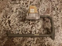 VR8204M 1075 HONEYWELL GAS VALVE AND OUTLET BURNER ASSEMBLY WITH ORIFICES. 