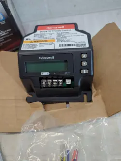 R7284U1004 UNIVERSAL