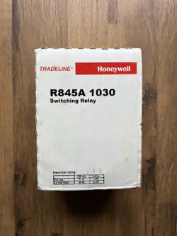 HONEYWELL R845A1030 SWITCHING RELAY 120V 50/60HZ 2 WIRE 24V