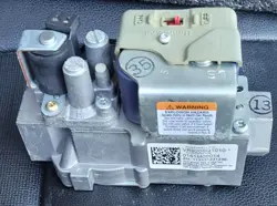 OEM HONEYWELL VR9205Q1010 0151M00014 NATURAL GAS VALVE HVAC FREE SHIPPING 