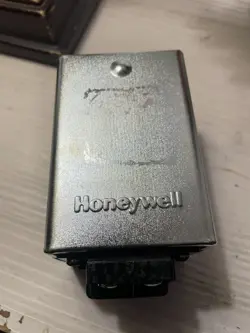 HONEYWELL ZONE VALVE V8043F MORTORIZED HEAD - REPLACEMENT V8043E 1036 1012 1061