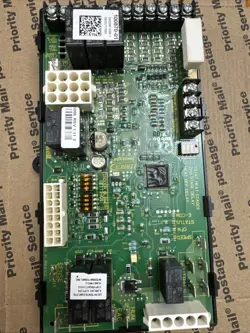 LENNOX 100870-01 SURELIGHT CONTROL CIRCUIT BOARD HONEYWELL S9230F1006 USED #V30