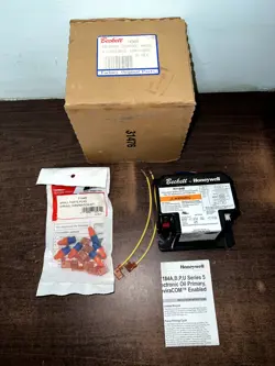 NEW HONEYWELL  R7184B1032 BECKETT 7456U PRIMARY CONTROL HONEYWELL R7184B1032 S1