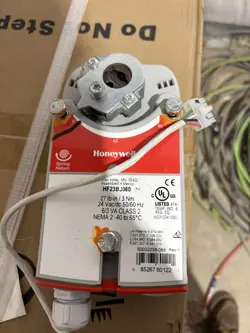OEM HONEYWELL DIRECT COUPLED ACTUATOR HF23BJ060 ACTUATORS ARE ONLY 2 YEARS OLD
