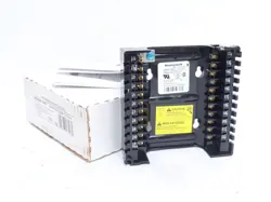 245059 NEW IN BOX; HONEYWELL Q7800A-1005 UNIVERSAL WIRING SUBBASE
