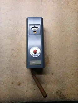 HONEYWELL RESIDEO L4006E1000 HIGH LIMIT MANUAL RESET AQUASTAT 