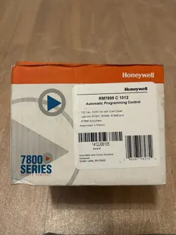 HONEYWELL RM7895C1012 BURNER CONTROL RM7895 C 1012 NEW OLD STOCK