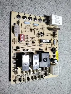 HONEYWELL FURNACE CONTROL BOARD PART # ST9162A 1040