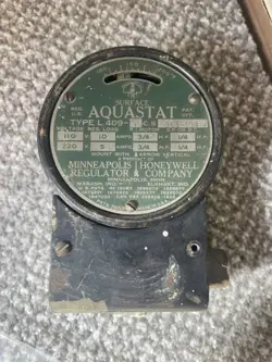VINTAGE HONEYWELL AQUASTAT L 409 