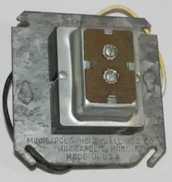 BRAND NEW - HONEYWELL AT72D 1006 24V NEMA TYPE D TRANSFORMER 120V 38 VA 50-60 HZ