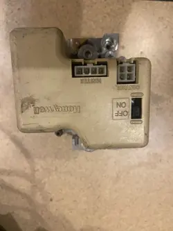 HONEYWELL SV9501M2528 SMART VALVE FURNACE GAS CONTROL VALVE
