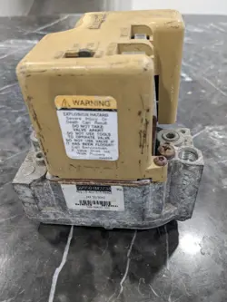 HONEYWELL SV9501M2734 SMART VALVE FURNACE GAS SMART VALVE 025-32632-000, USED
