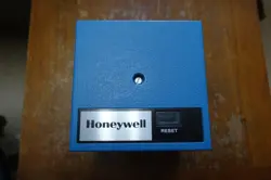 HONEYWELL TYPE R7795 BURNER CONTROL