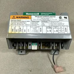 S8910U 1000 HONEYWELL HOT SURFACE IGNITION CONTROL MODULE. (D140