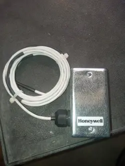 HONEYWELLC7041J2007/U