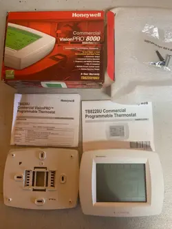 HONEYWELL TB8220U1003 COMMERCIAL PROGRAMMABLE TOUCHSCREEN THERMOSTAT