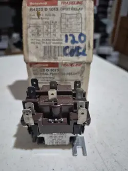 OEM HONEYWELL  GENERAL PURPOSE SWITCHING RELAY 120V DPDT R4222D1013 277V 480V