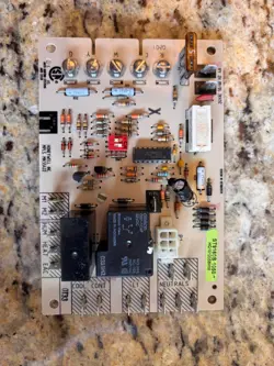 ST9160B 1050 FURNACE CIRCUIT CONTROL BOARD HONEYWELL HQ1012358HW GREAT SHAPE OEM