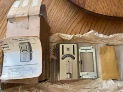 VINTAGE HONEYWELL  THERMOSTAT T42A T42B  NEW OLD STOCK