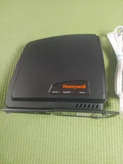 HONEYWELL REDLINK INTERNET GATEWAY THM6000R1002 W/ETHERNET CABLE & POWER SUPPLY