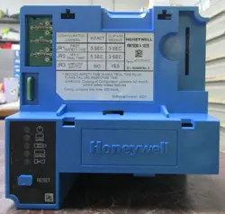 😃 HONEYWELL BURNER CONTROL RM7830 A 1029