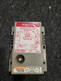 USED HONEYWELL S86H SPARK IGNITION MODULE INTERMITTENT PILOT 100% SHUTOFF 24V
