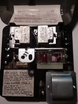 RA890F 1353 PROTECTORELAY