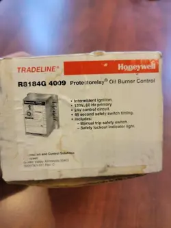 HONEYWELL PROTECTORELAY OIL BURNER CONTROL R8184G 4009