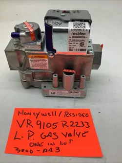 HONEYWELL RESIDEO GAS VALVE/ VR9105R 22333/ ONE IN LOT 3000-AA3