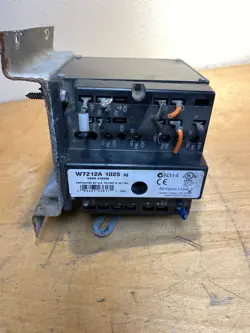 M7215A1024 YORK HONEYWELL ECONOMIZER MOTOR W7212A 1025