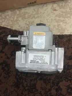 HONEYWELL VR8205Q2795 HVAC FURNACE GAS VALVE GAR #2