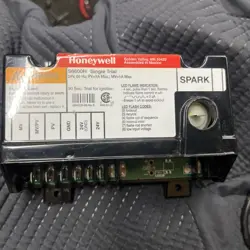 S8600H HONEYWELL IGNITION CONTROL / SINGLE TRIAL FOR IGNITION