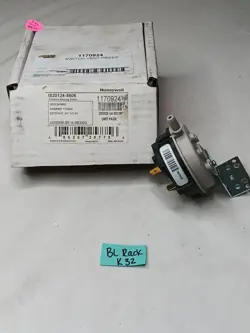 HONEYWELL 1170924 PRESSURE SENSING SWITCH IS20124-5606