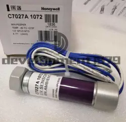 ONE NEW HONEYWELL C7027A1072 FLAME DETECTOR C7027A 1072