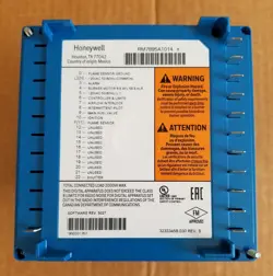 SURPLUS HONEYWELL RM7895A1014/ RM7895 A 1014 BURNER CONTROL WITH DUST COVER *NEW