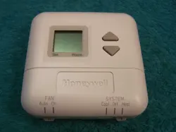 HONEYWELL T8400C1024 ELECTRONIC NON-PROGRAMABLE THERMOSTAT 