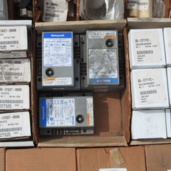 HONEYWELL S87B1065 IGNITION MODULE NEW OLD STOCK