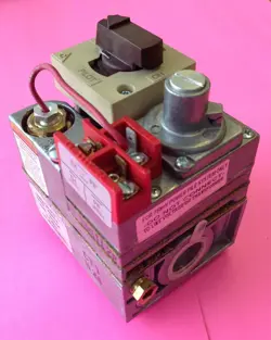 VS820A1013 NAT. HONEYWELL VS820A POWERPILE POOL HEATER FURNACE  GAS VALVE NEW!