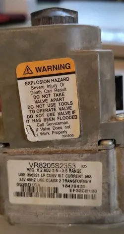 USED VR8205S2353 EF32CB190 NATURAL GAS FURNACE VALVE #67