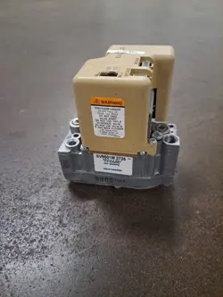 SV9501M2726 / HQ1010988HW OEM GAS VALVE OF HEIL FURNACE SV9501M 2726