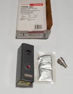 HONEYWELL L4006E1067 HIGH LIMIT AQUASTAT CONTROLLER