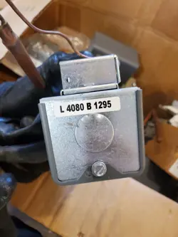 HONEYWELL L4080B 1295 HIGH LIMIT IMMERSION AQUASTAT, 120-160F RANGE