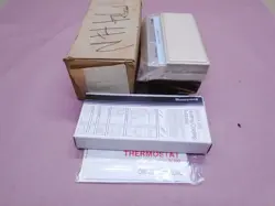 VINTAGE NEW HONEYWELL T8200A1103 THERMOSTAT WITH Q6000A 1005 SUB BASE