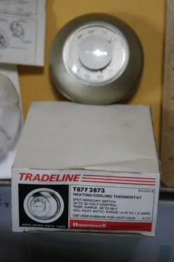 VINTAGE NOS HONEYWELL TRADELINE HEATING COOLING THERMOSTATE T87F2873 1975